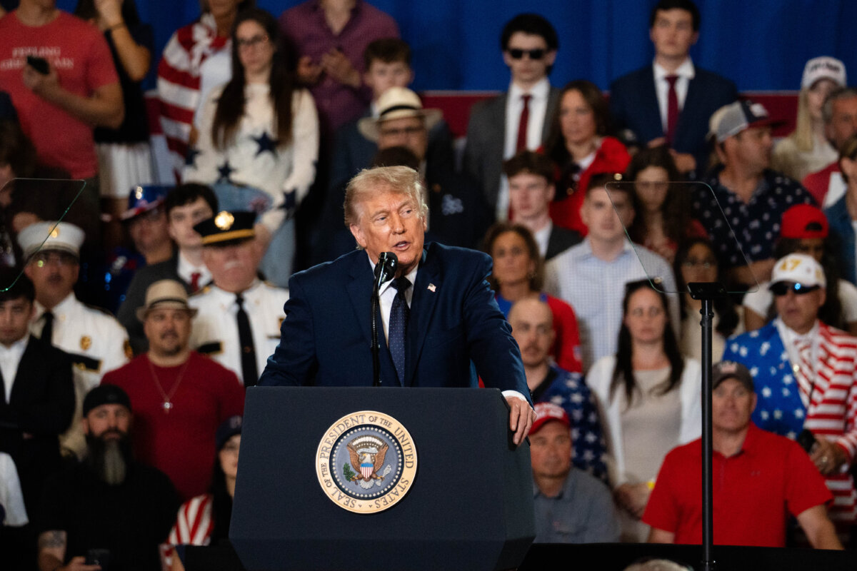 President Donald Trump delivers remarks at Rockland Community College in Suffern, N.Y., on May 22, 2026. (Samira Bouaou/The Epoch Times)