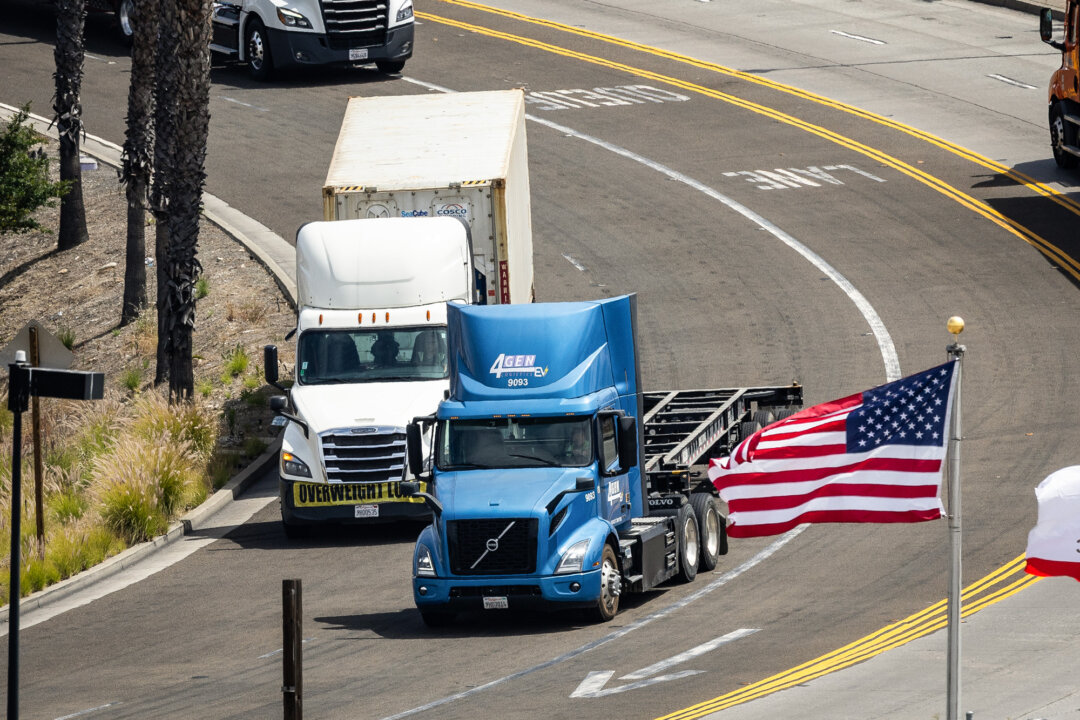 Trump Launches ‘Freedom Haulers’ Plan to Replace Unvetted Truckers With Veterans