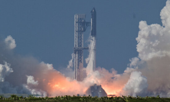 SpaceX’s Starship Flight Hits Most Targets in Pre-IPO Test