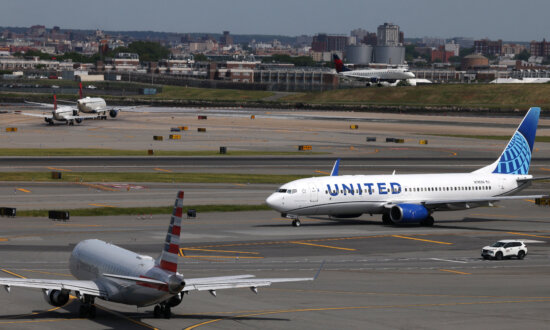 New York LaGuardia Runway Reopens After Repairs
