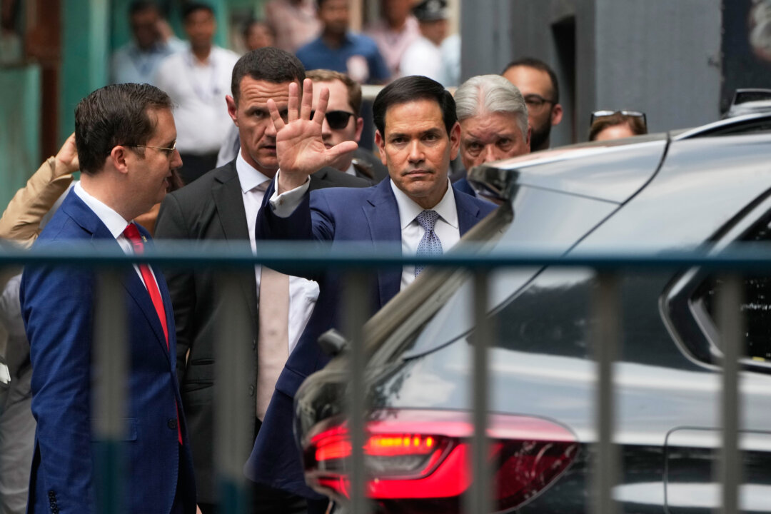 US, Iran Signal Progress Toward Ending Middle East Standoff