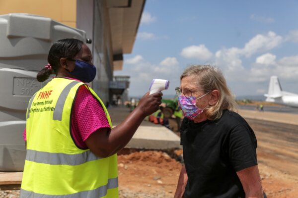 Ebola Entry Ban Extended to Green Card Holders