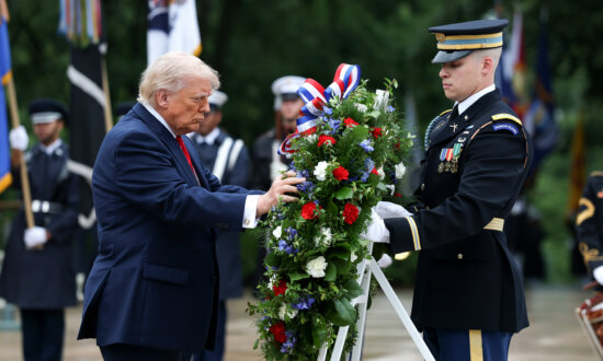 Trump Honors 13 US Service Members Who Died in Iran Conflict on Memorial Day