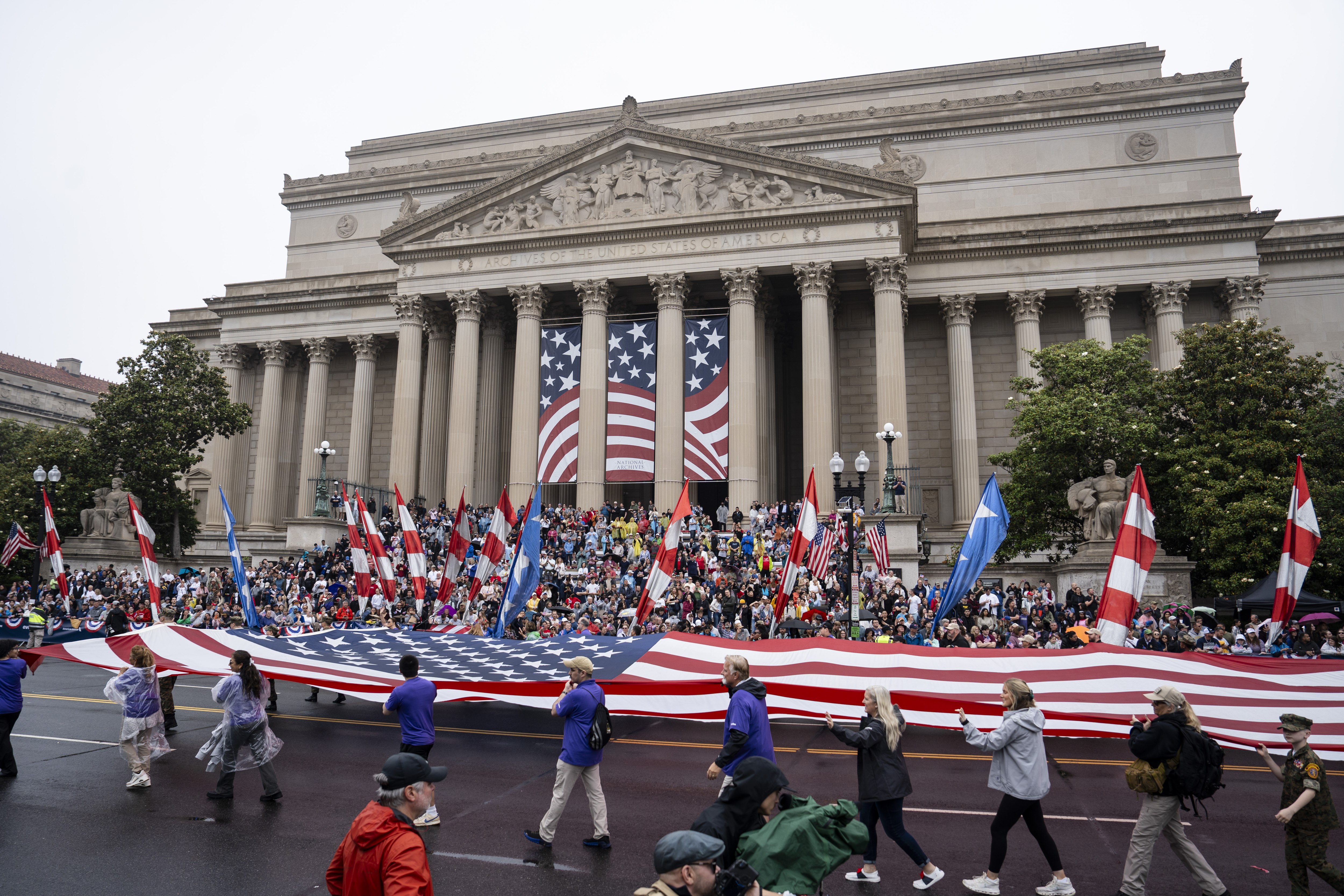 Day in Photos: Memorial Day, Teachers Protest, and Pilgrimage in Spain