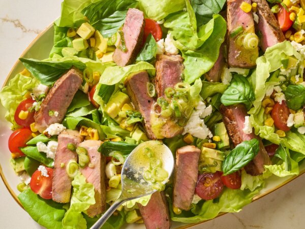 This Fresh, Flavorful Steak Salad Is a Satisfying Meal