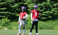 McCarthy Focusing on Himself, Murray Offering Guidance in Vikings’ QB Competition