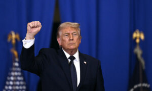 Trump to Decide on Iran Peace Deal; Judge Halts ‘Anti-Weaponization’ Fund