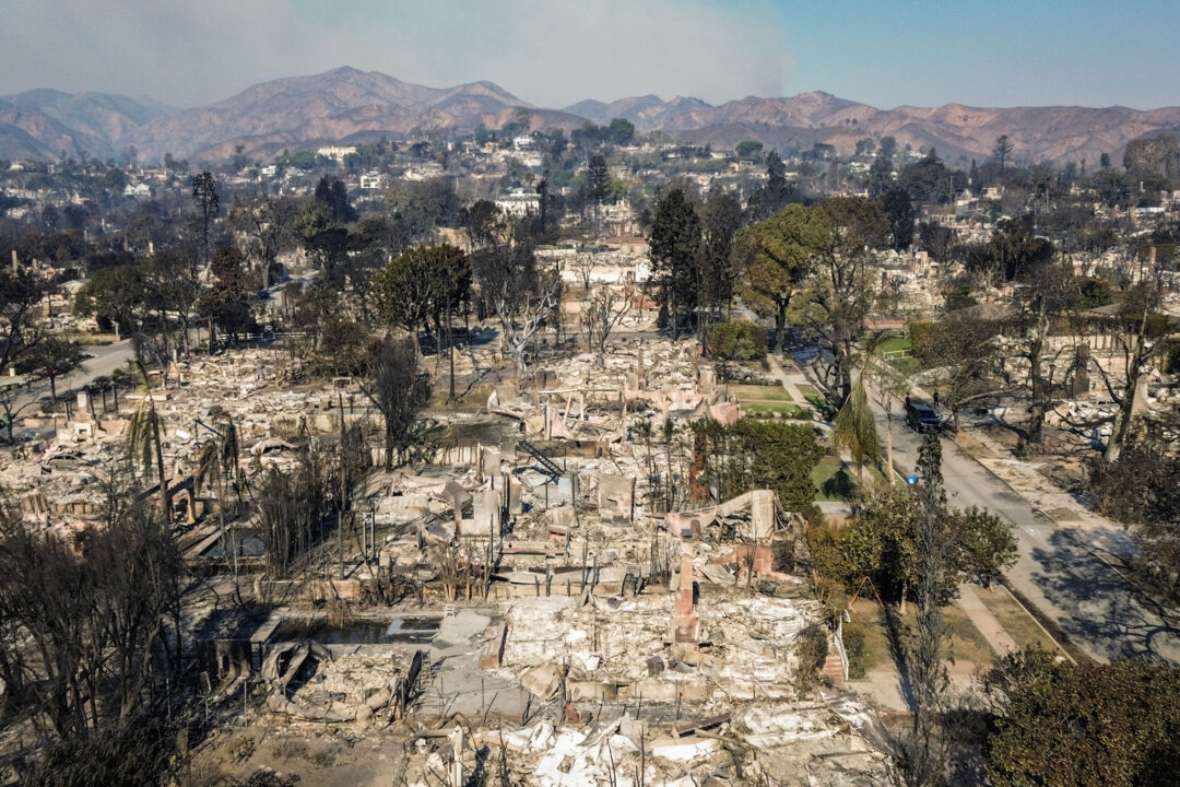 Defendant in Deadly LA Wildfires Wanted ‘Revenge Against Society,’ Prosecutor Says