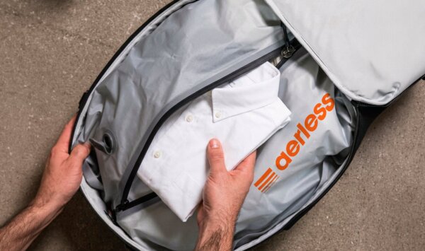 Aerless Vacuum Kit triples your luggage space and keeps your clothes Wrinkle-Free the entire trip. It also keeps your suitcase neat after you land.