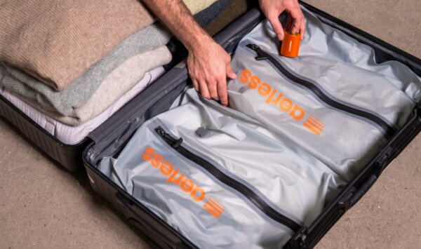 Aerless Vacuum Kit triples your luggage space and keeps your clothes Wrinkle-Free the entire trip. It also keeps your suitcase neat after you land.