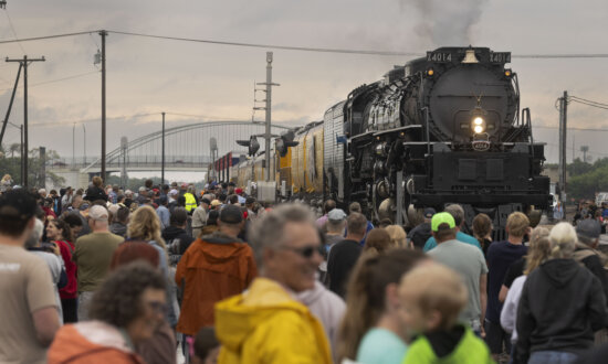 America in Photos: Big Boy Locomotive Journey, Queen Mary Anniversary Celebration, and 100 Years of Marilyn Monroe