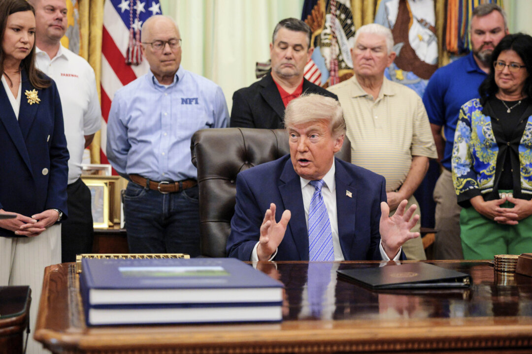 Trump Signs AI ‘Cyber Defense’ Executive Order