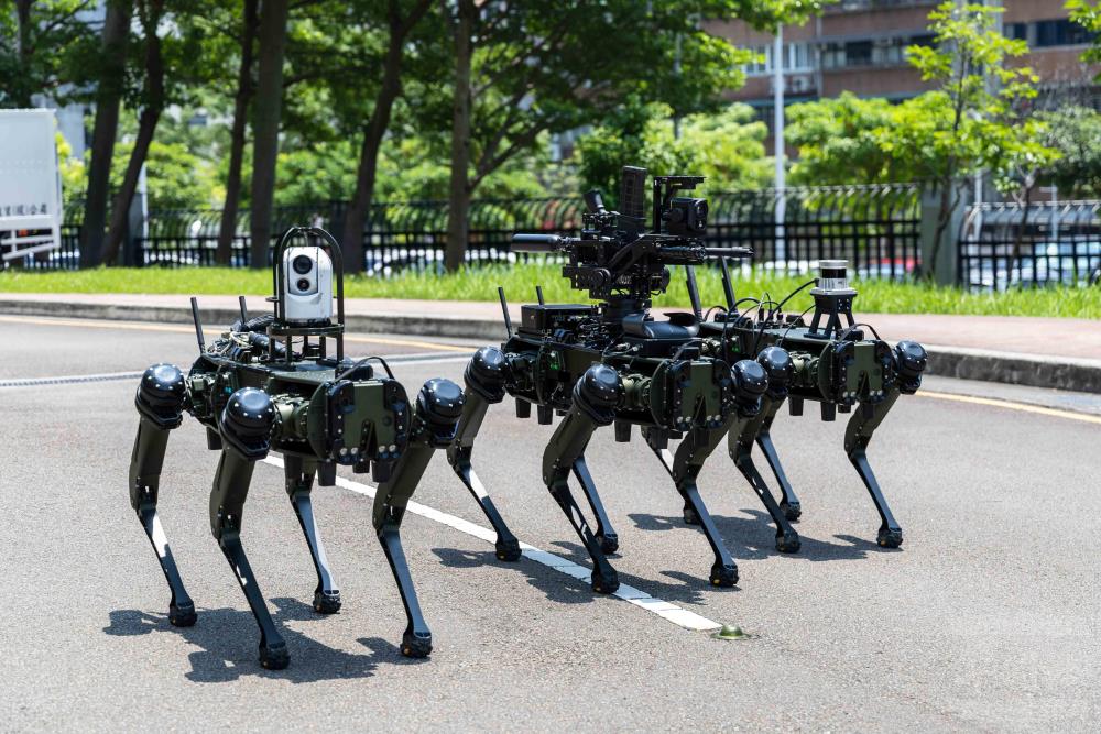 Taiwan Military Lab Showcases Robot Dogs Built on US Platform