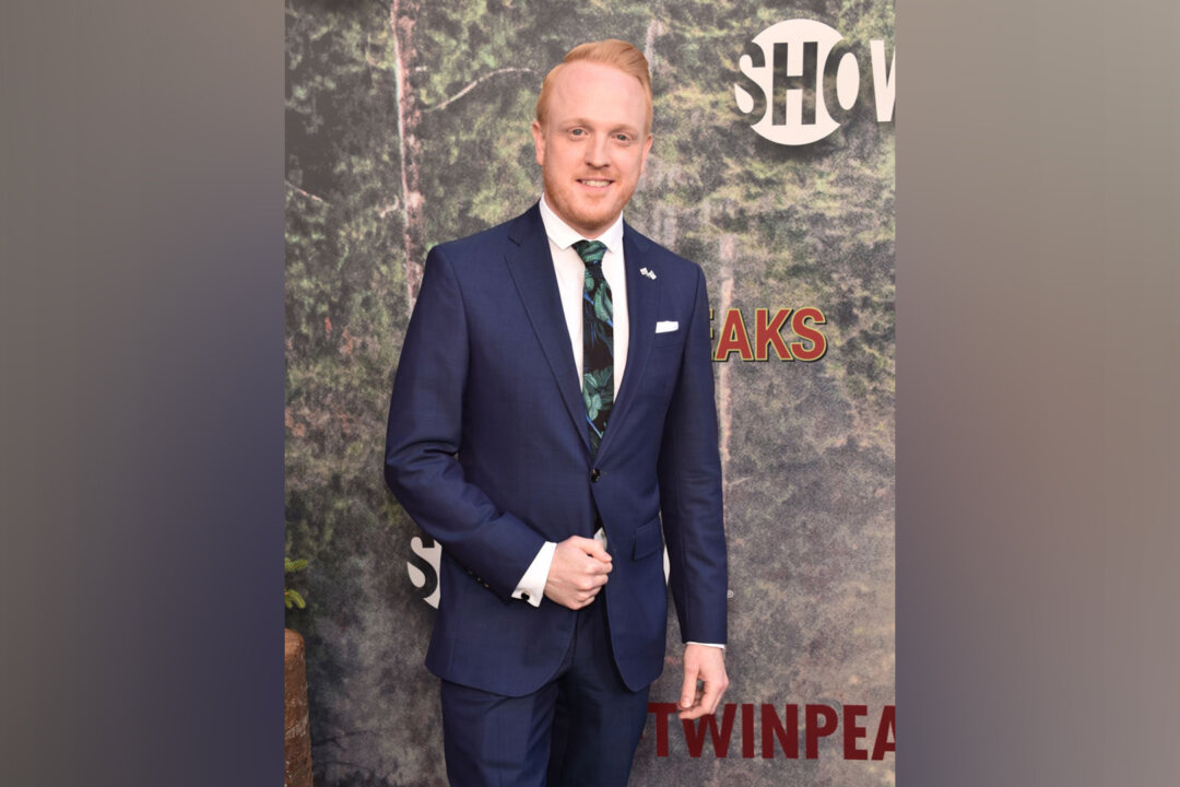 ‘Twin Peaks’ Actor Owain Rhys Davies Dies at 44; Family Seeks Answers Surrounding Circumstances
