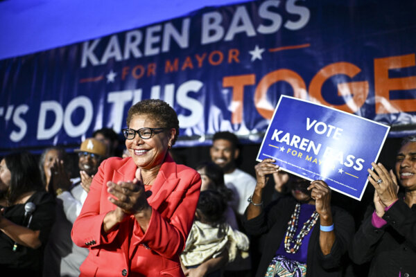 Bass Advances in LA Mayor’s Race