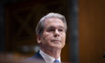 Bessent Tells China to Fulfill Rare Earth, Farm Goods Commitment