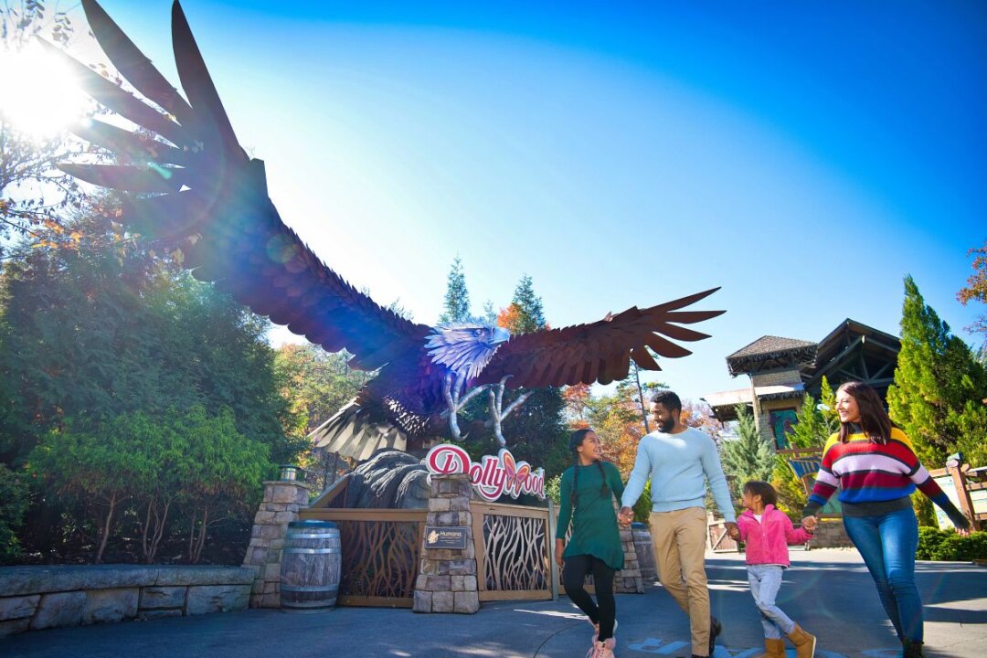 Inside Dollywood’s Summer Season: Iconic Rides and Hidden Gems