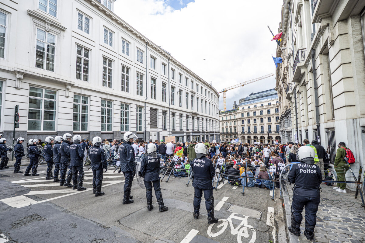 Police's forces blocked the area around the parliament at a protest gathering of teachers in front of the Federation Wallonia-Brussels parliament in Brussels, on June 4, 2026. (Emile Windal/Belga Mag/Belga/AFP via Getty Images)