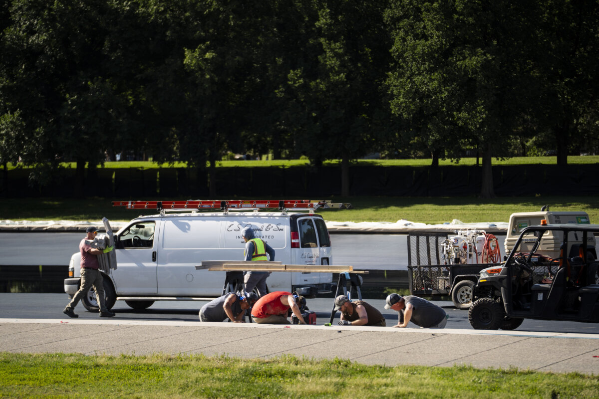 The Lincoln Memorial Reflecting Pool is refilled after it was repaired and repainted as part of President Donald Trump’s “Make the District of Columbia Safe and Beautiful” initiative ahead of America’s 250th anniversary in Washington on June 4, 2026. (Madalina Kilroy/The Epoch Times)