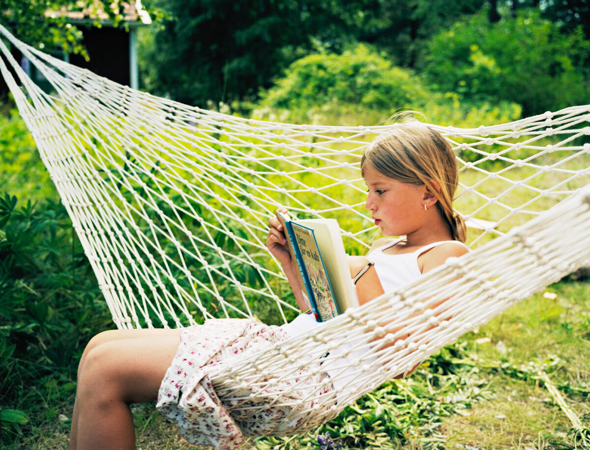 Research suggests that even small reductions in social media and technology use can lead to measurable improvements in loneliness, mood, and overall well-being. (Hans Carlen/Getty Images)