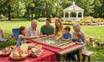 Puzzle-Loving Dads Are Obsessed With This Rotating Puzzle Board