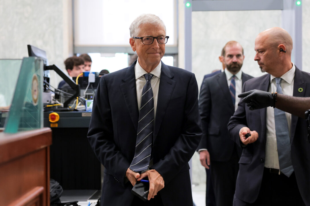 Bill Gates Says He Never Should Have Met With Epstein