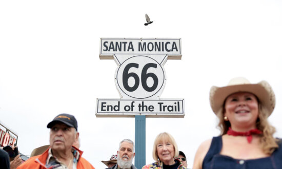 At 100, Route 66 Still Beckons as a Cross-Country Caravan Takes Off From Santa Monica