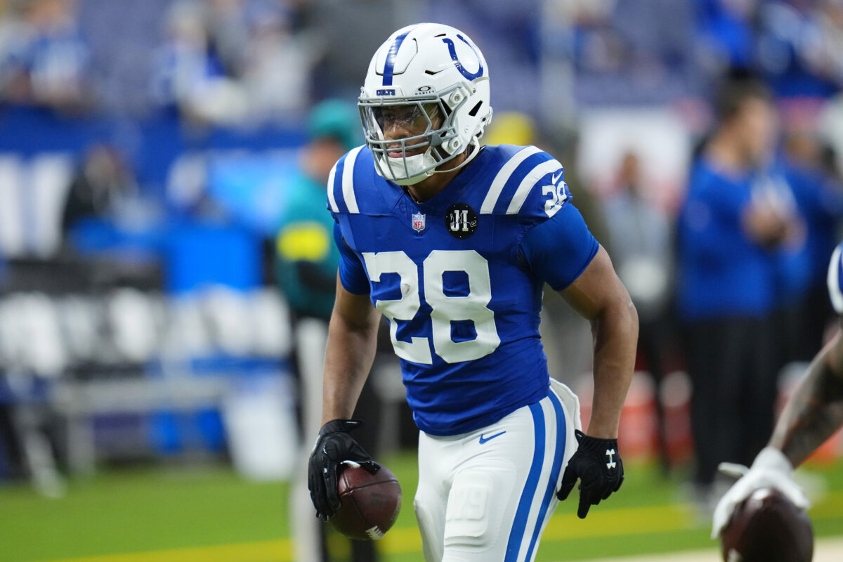 Jonathan Taylor #28 of the Indianapolis Colts warms up before the game against the Houston Texans at Lucas Oil Stadium, in Indianapolis, Indiana, on Nov. 30, 2025. (Dylan Buell/Getty Images)