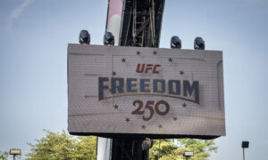 Media Tour of UFC Installation Is Held at the White House