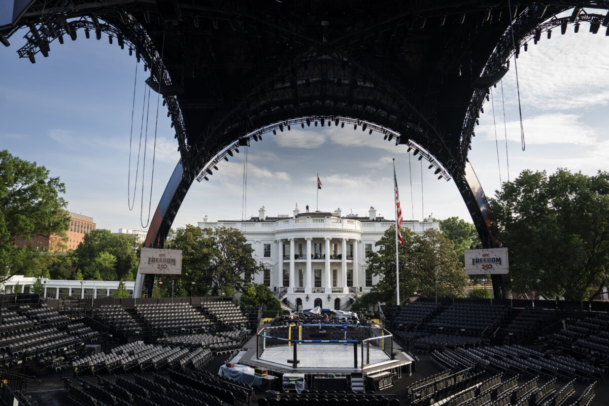 Media preview of the UFC setup of the upcoming UFC Freedom Fight on June 14, on the South Lawn of the White House on June 11, 2026. (Madalina Kilroy/The Epoch Times)