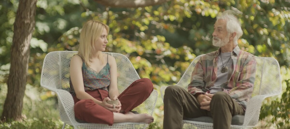 Abby (Maria Bakalova) and her father Warren (David Strathairn), in "O Horizon." (Great Curve Films)
