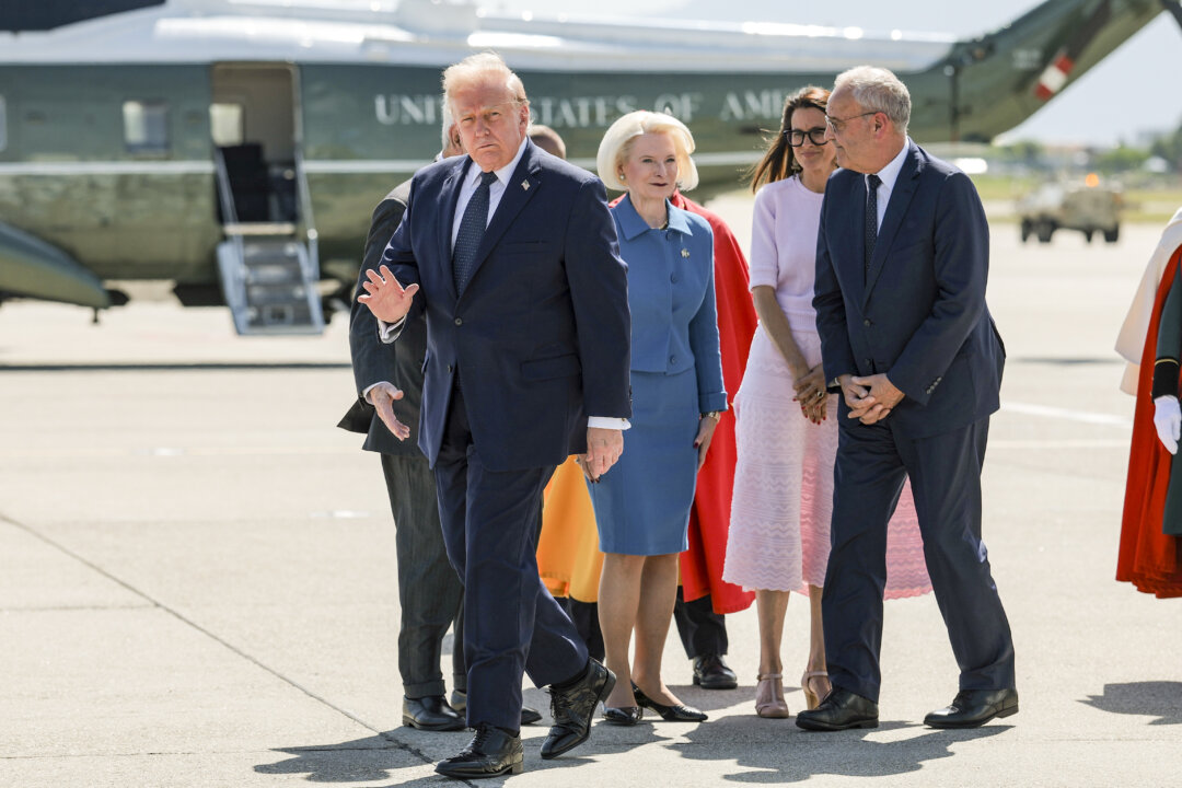 Trump Arrives in France to Attend G7 Summit