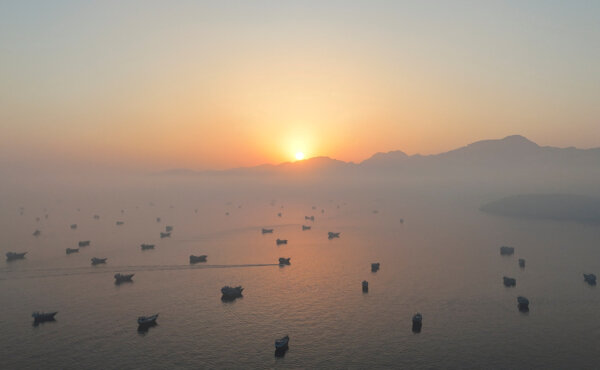 Iran Says It Closed Strait of Hormuz