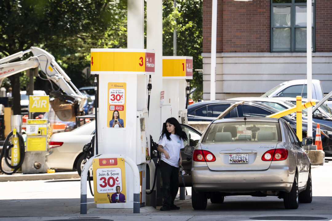 Fed’s Favorite Inflation Measure Hits 4.1 Percent for First Time Since 2023