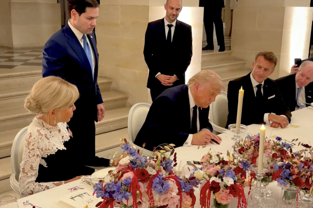 US, Iran Sign Memorandum of Understanding to End War