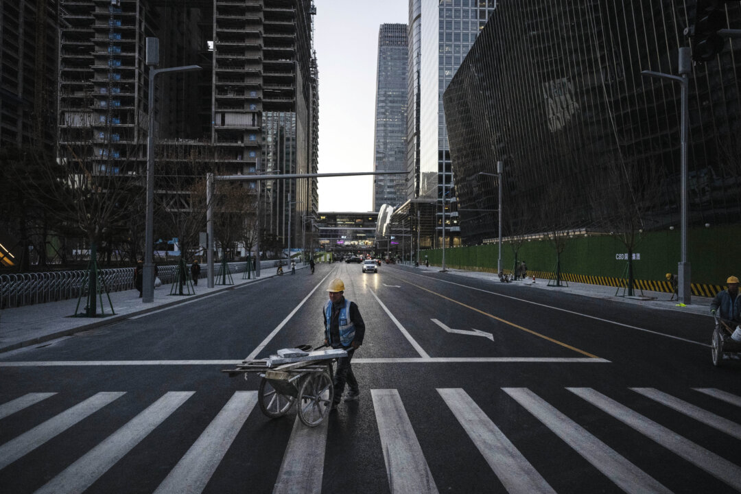 Chinese Regime’s Economic Optimism Collides With Growing Public Pessimism
