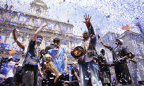 Jubilant Knicks Fans Pack Manhattan For Championship Parade