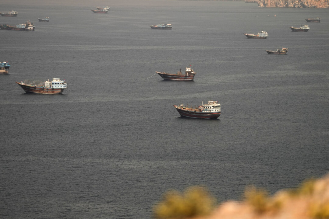 Iran, Oman Mull ‘Maritime Service’ Fees in Hormuz While Rubio Says No Tolls Allowed