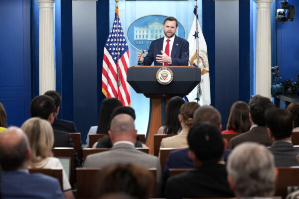 White House Delays Vance’s Trip to Switzerland for Iran Talks
