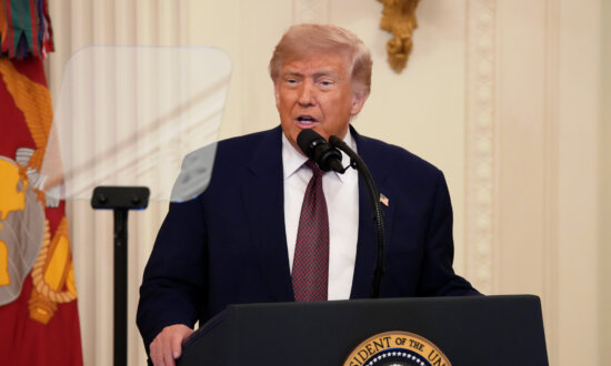 Trump Calls for Federal Intervention in Chicago After Violent Weekend