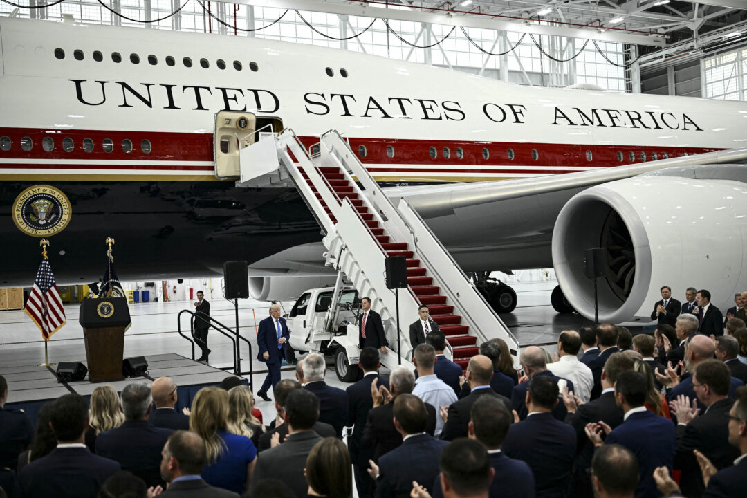 DOJ Subpoenas NYT Journalists After Air Force One Security Report
