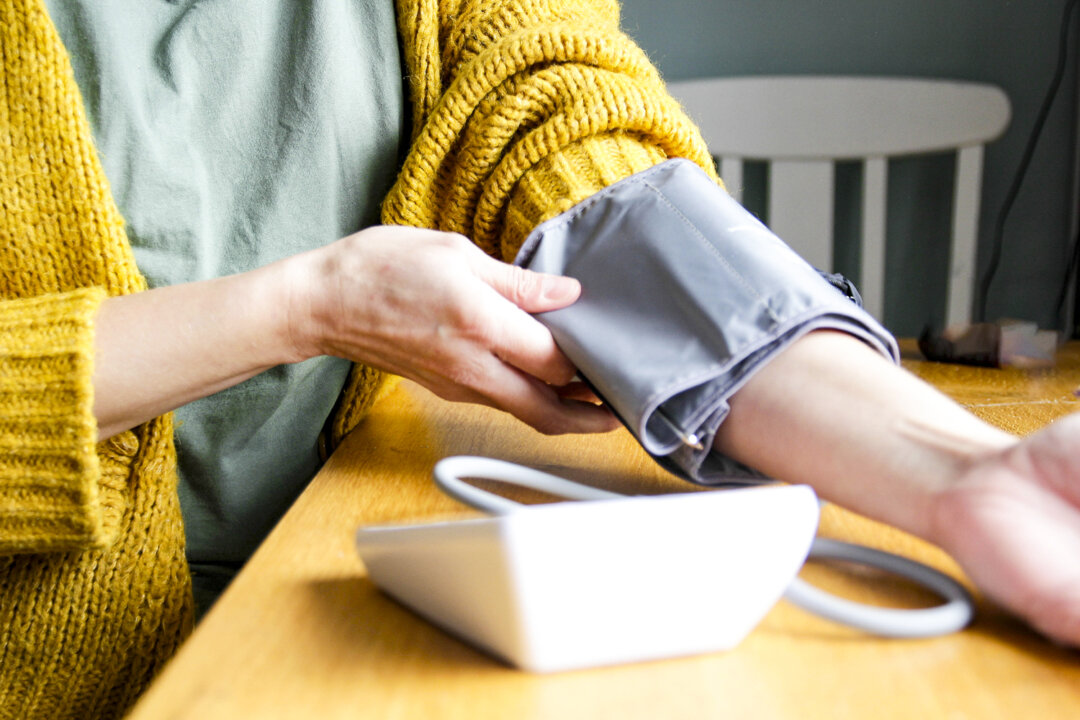 Monitoring blood pressure