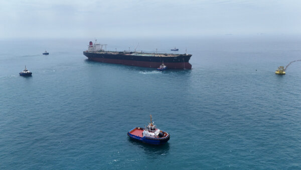 Oil Falls Back to Pre-War Levels as Hormuz Shipping Rebounds