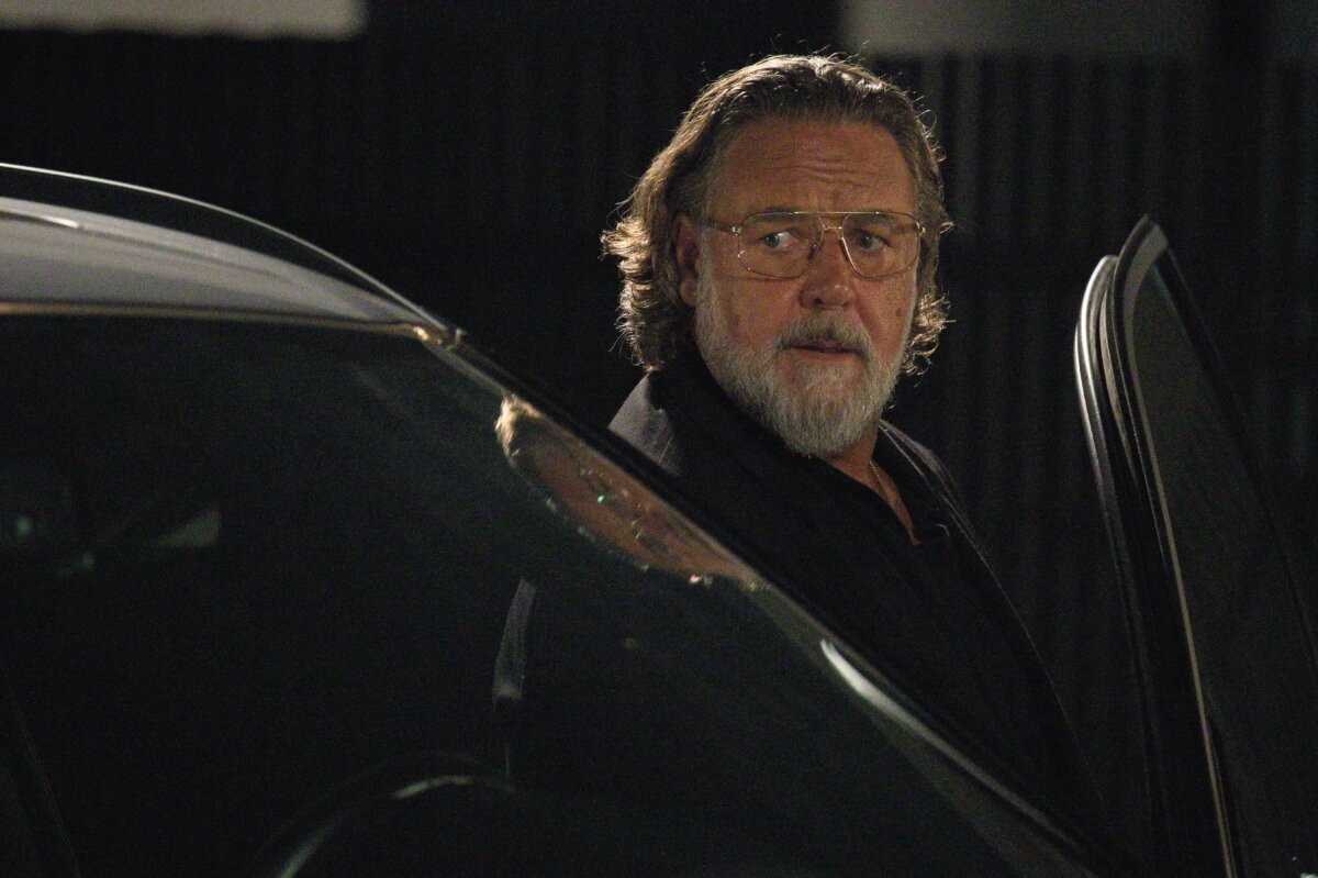 Marco Kapak (Russell Crowe), in "The Get Out." (Vertical)