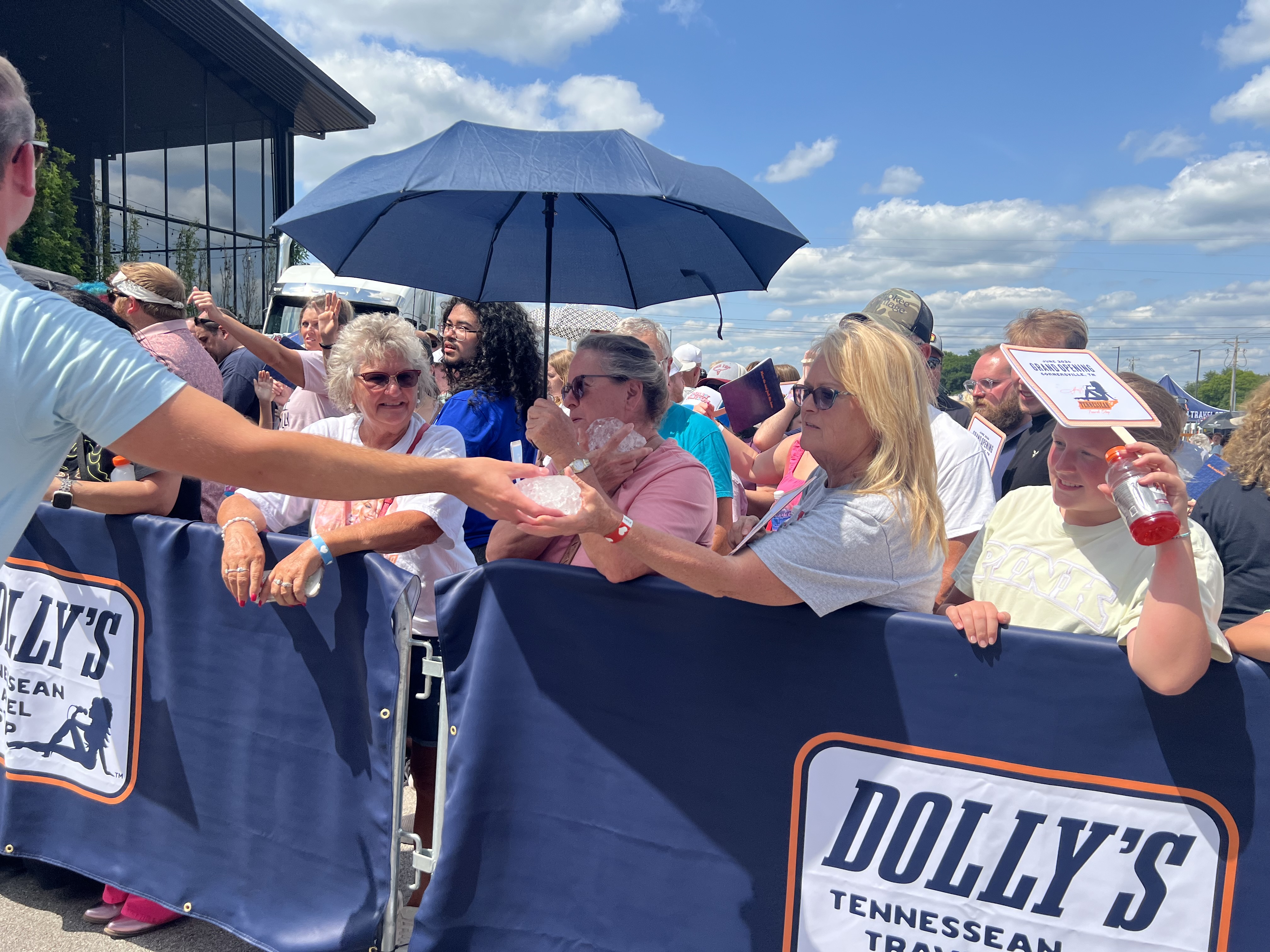 Dolly Ice