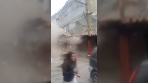 House Collapses Outside Caracas During Quake