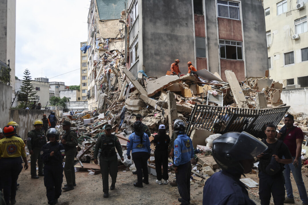 In Photos: Massive Earthquakes Hit Venezuela