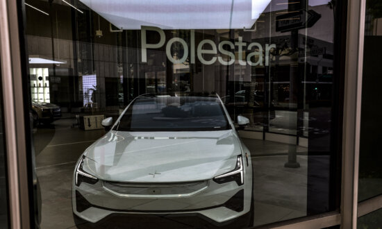 Senate Panel to Vote on Bill Tightening Ban on Chinese-Connected Vehicles