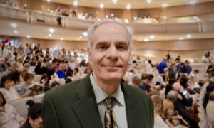 Film Screenwriter Says ‘It’s Hard Not to Gush’ About Shen Yun