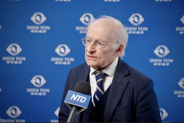 International Human Rights Lawyer Praises Shen Yun for Combining Artistic Beauty and Human Rights Values